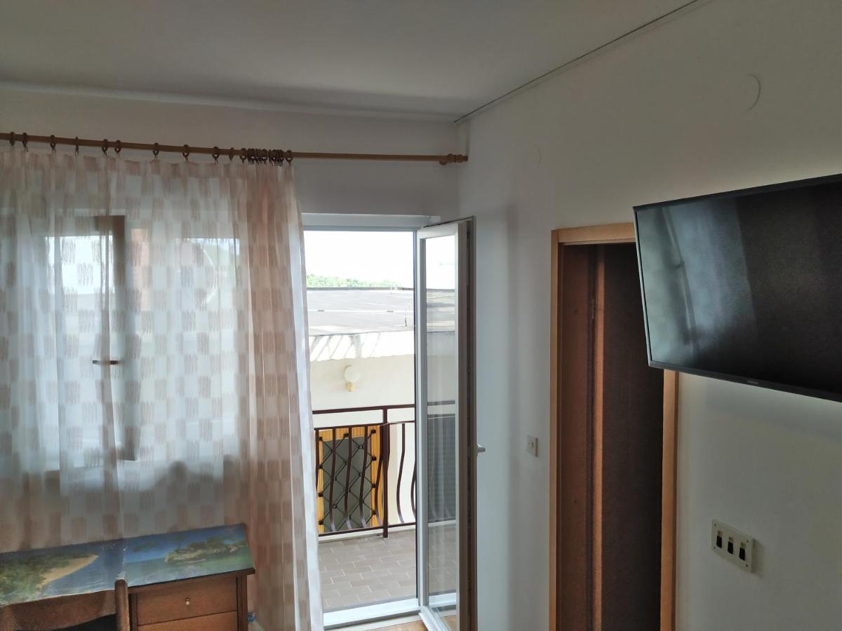 Apartments Pino Brela Dış mekan fotoğraf